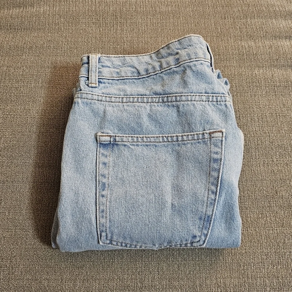Topshop Mom Distressed Light Wash High Rise Casual Denim Jeans Size 30